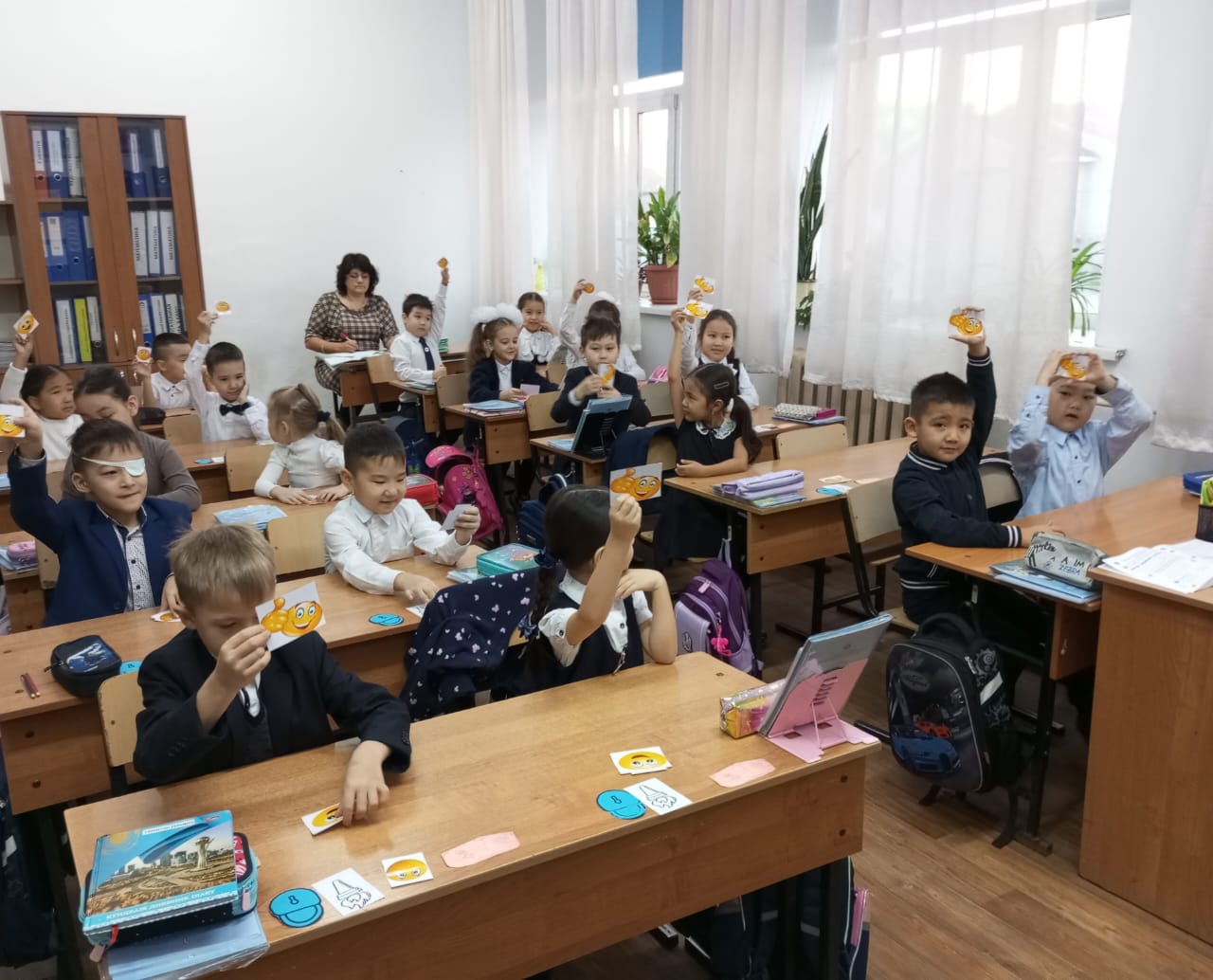 Открытый урок по математике на тему:"Переместительное свойство сложения"