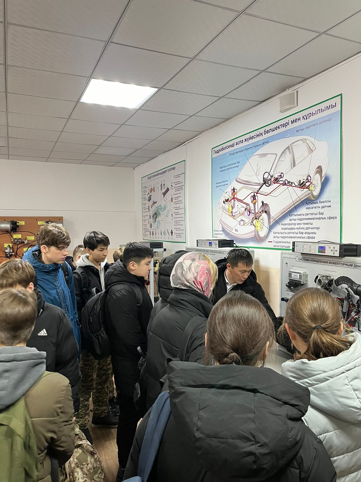 Посещение колледжей будущими выпускниками школы.