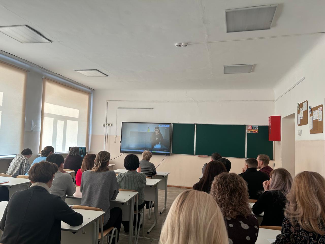 Профилактическая беседа с педагогическим коллективом школы.